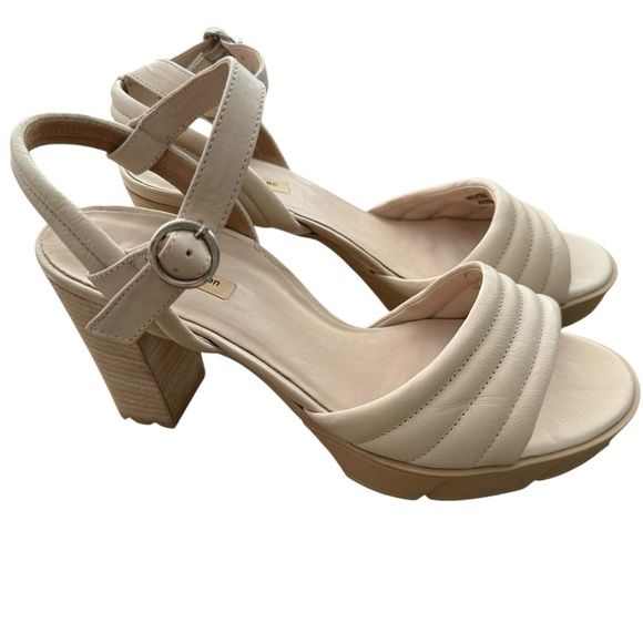 Paul Green Cream Heels with Ankle Strap Size 6 1/5 - retails for $389 - Picture 4 of 7